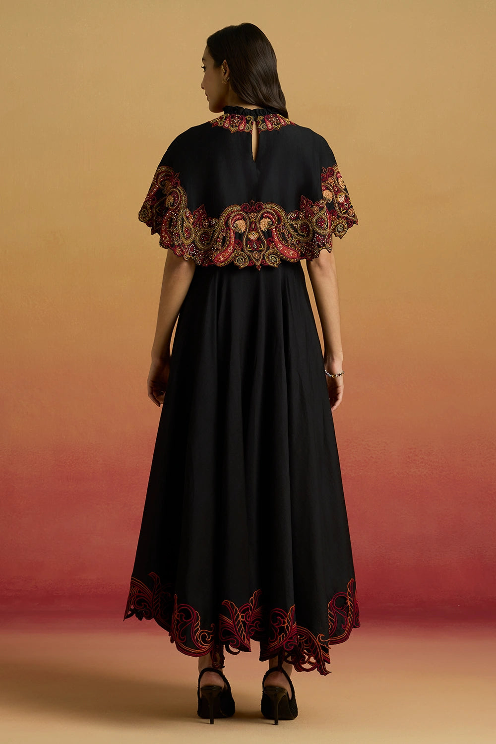 Black Cape Flounce Amaryllis Dress