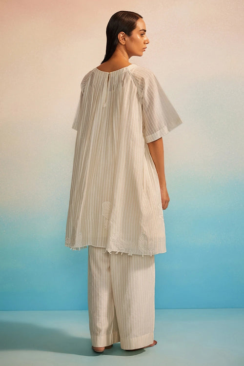 Orihime Box Pleat appliquÃƒÂ© Kurta Set