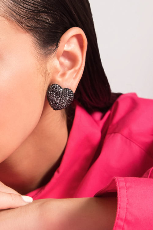 Classic Black 18KT Gold Diamond Heart Studs