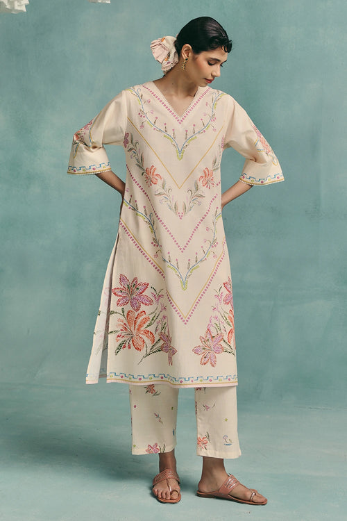Ecru Hibiscus V-neck Kurta Set