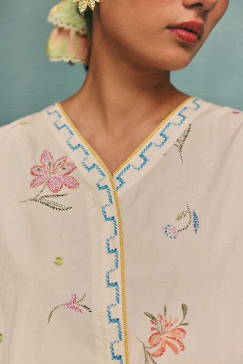 Ecru Hibiscus Sleeveless Kurta Set With Dupatta
