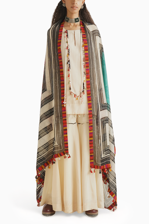 Mitra Short Kurta Set with Patti Odhni