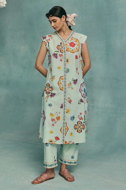 Blue Daisy Sleeveless Kurta Set