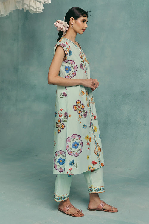 Blue Daisy Sleeveless Kurta Set