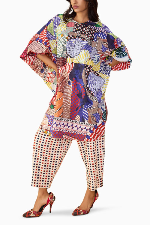 Akira Spectrum Tunic with Box Loly Trousers