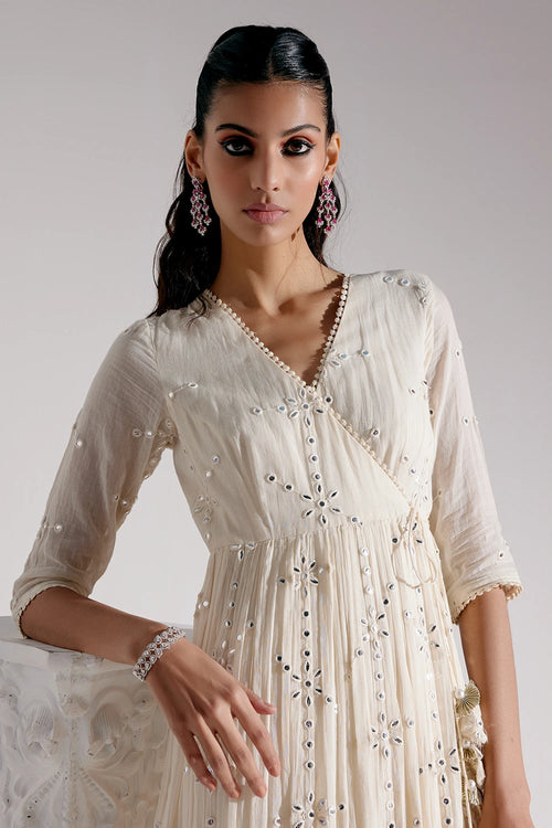 Off White Big Flower Angrakha
