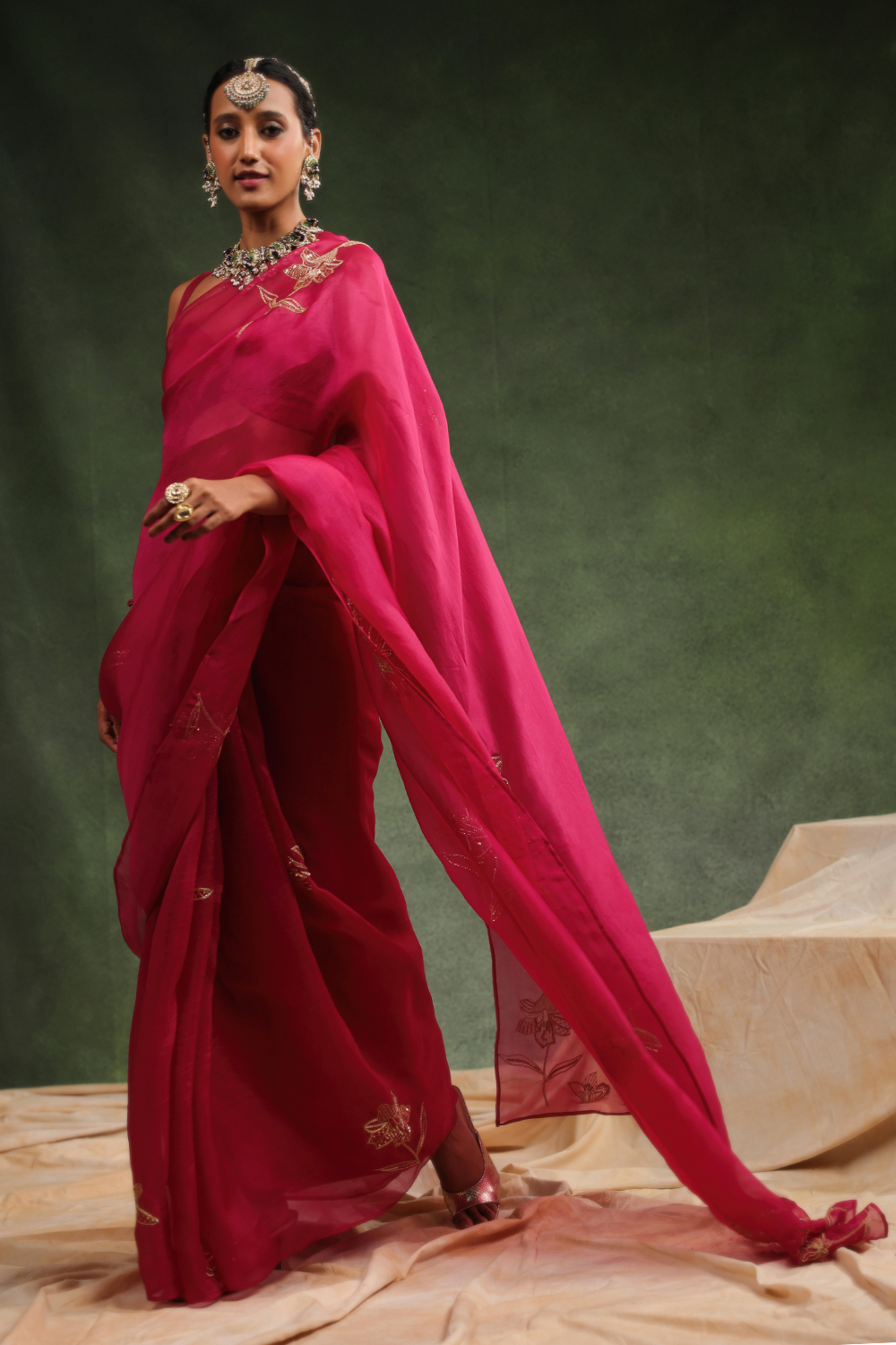 Cosmo Wine Sari