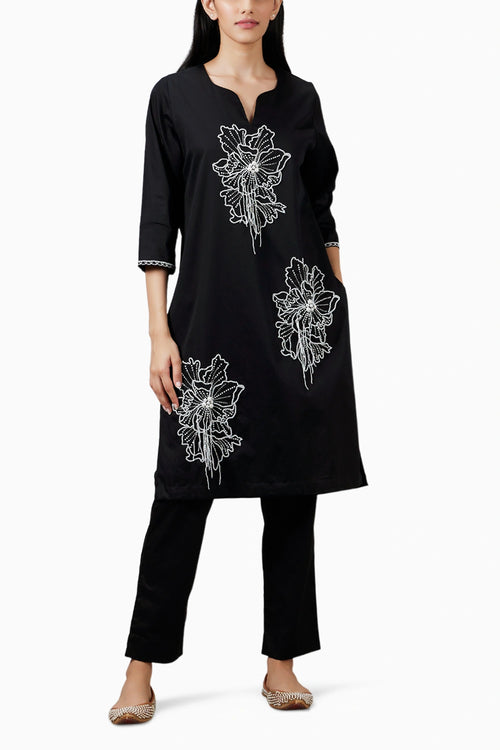 Perla Noir Kurta Set