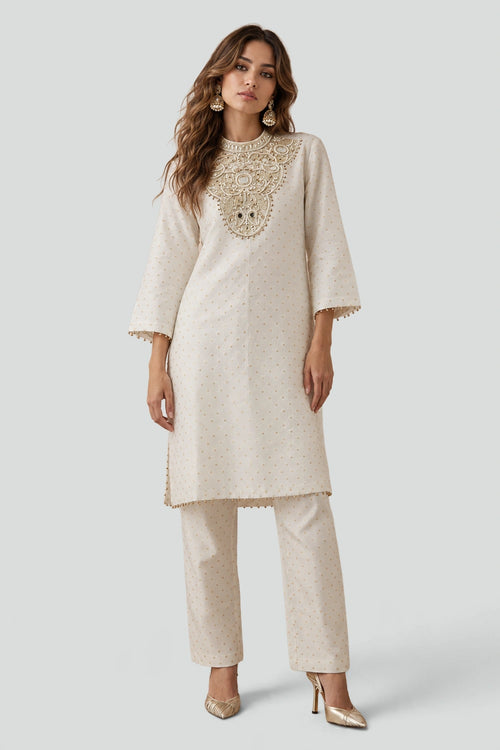 Off-White Brocade Banarasi Kurta With Detachable Necklace And Pants