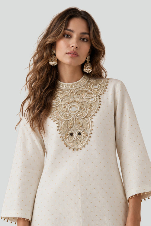 Off-White Brocade Banarasi Kurta With Detachable Necklace And Pants