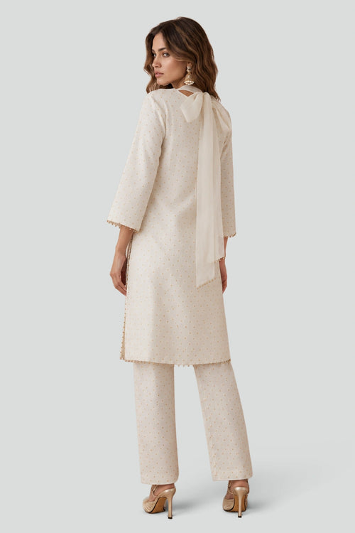 Off-White Brocade Banarasi Kurta With Detachable Necklace And Pants