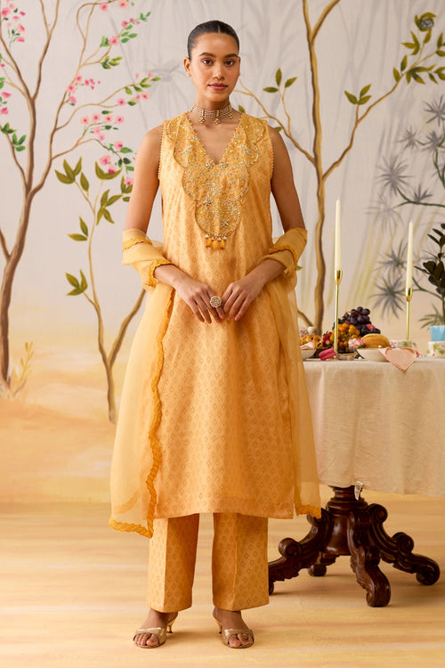 Navika Kurta Set
