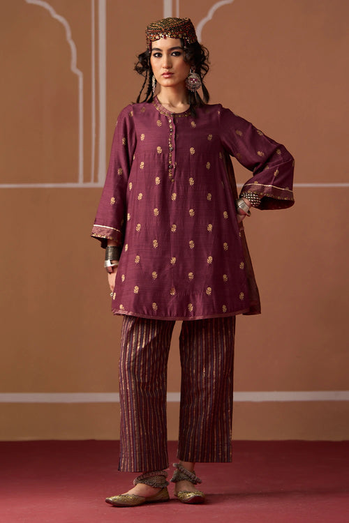 Oorja Kurta