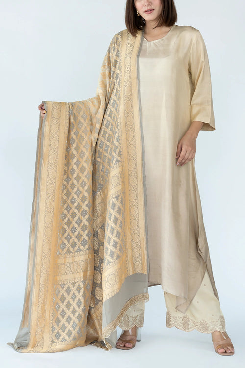 Ivory Ombre Kurta With Dupatta