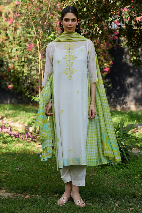 Thread & Bloom Ivory Embroidered Kurta Set With Dupatta