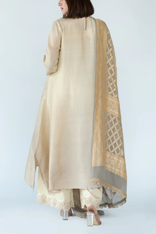Ivory Ombre Kurta With Dupatta