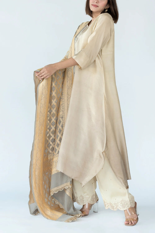 Ivory Ombre Kurta With Dupatta