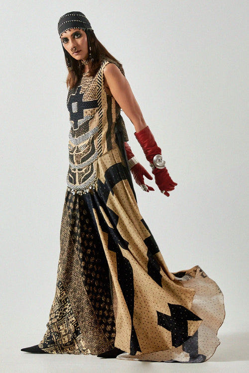 Akaar Aara Bib Set