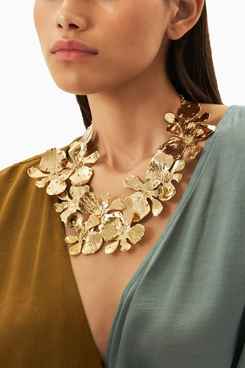 Gulmohar Choker