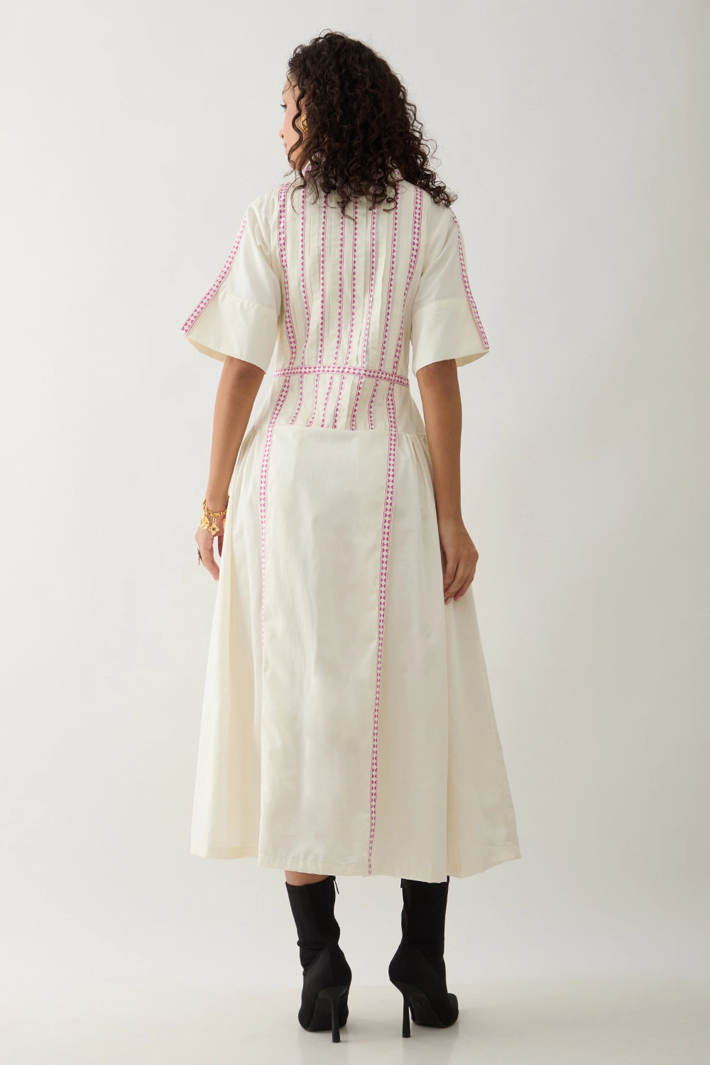 Morris Off White