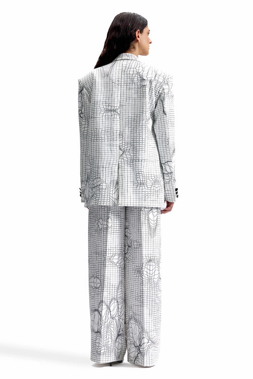 Entangled Mesh Tailored Suit