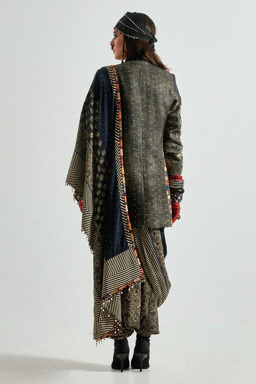 Akaar Open Dhana Jacket Set
