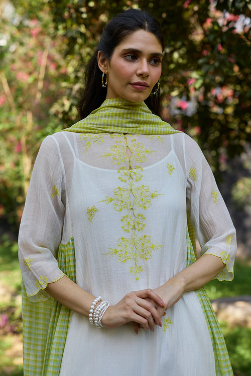Thread & Bloom Ivory Embroidered Kurta Set With Dupatta