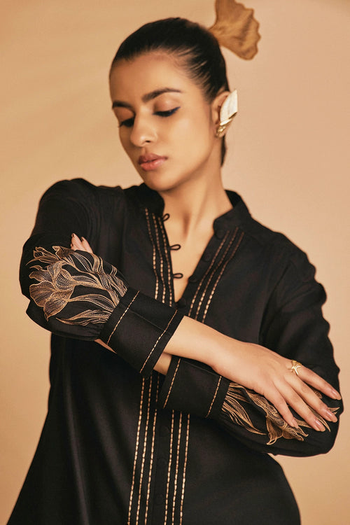Black Lilly Shirt