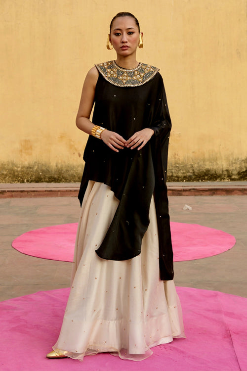Jantar Mantar Chanchal Cape Set