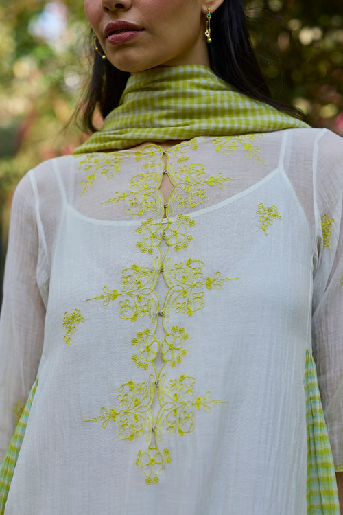Thread & Bloom Ivory Embroidered Kurta Set With Dupatta
