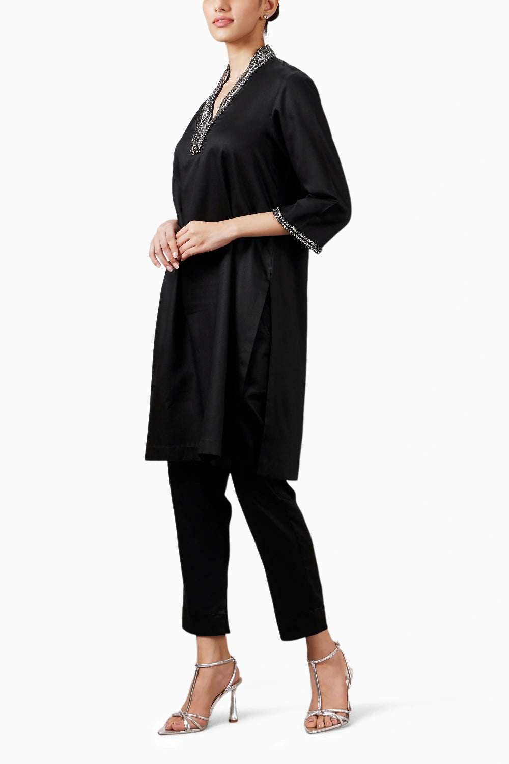 Étoile Noir Kurta Set