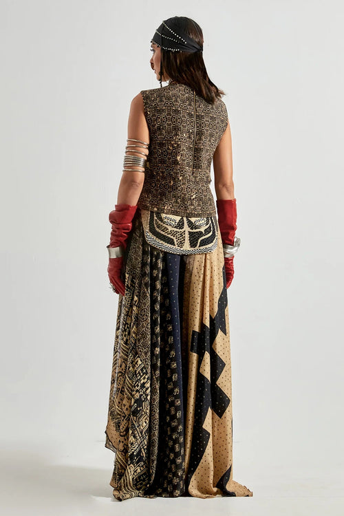 Akaar Aara Bib Set