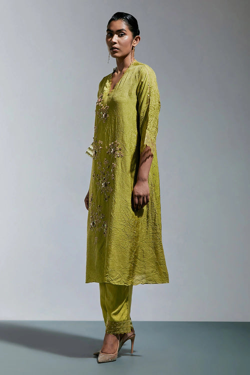 Henna Floral Embroidered Crushed Silk Kurta Set