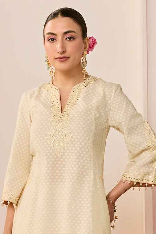Reem Daisy Ivory Short Choga with Dogri Salwar and Dupatta