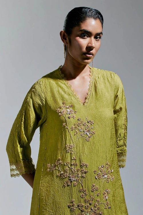 Henna Floral Embroidered Crushed Silk Kurta Set