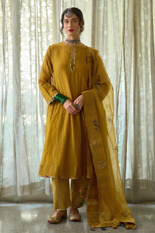 Kuhu Kurta and Richa Pant with Nimi Dupatta