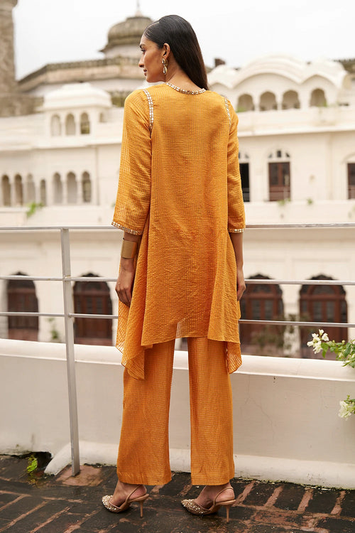 Mirror Tissue Uneven Hem Top