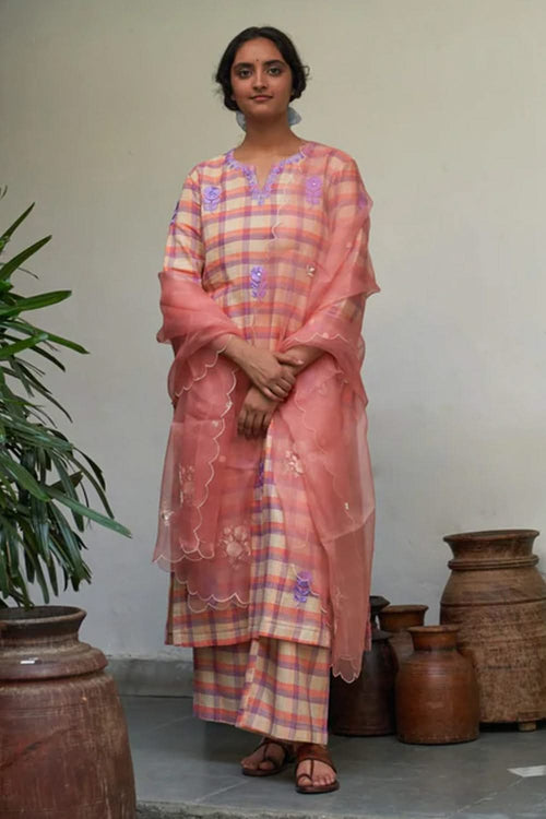 Gulabi Champai Phool Kurta Set
