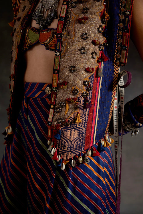 Akaar Zuri Gilet Set