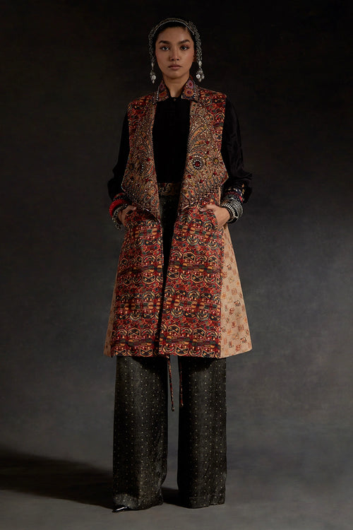 Akaar Hina Trench Coat Set