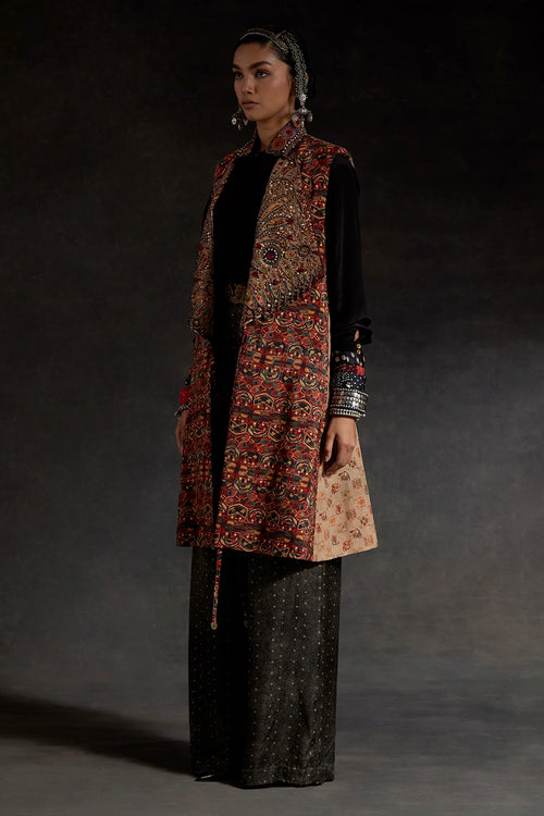 Akaar Hina Trench Coat Set