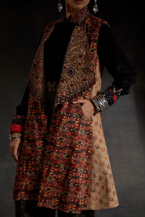 Akaar Hina Trench Coat Set