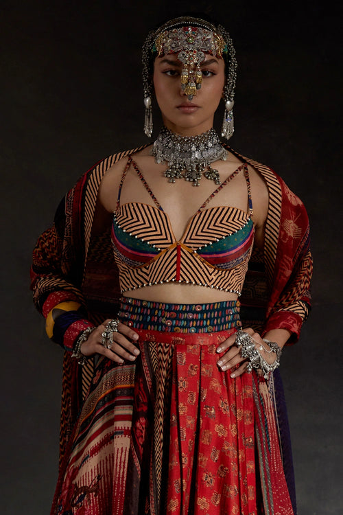 Akaar Kama Blouse Set With Dupatta
