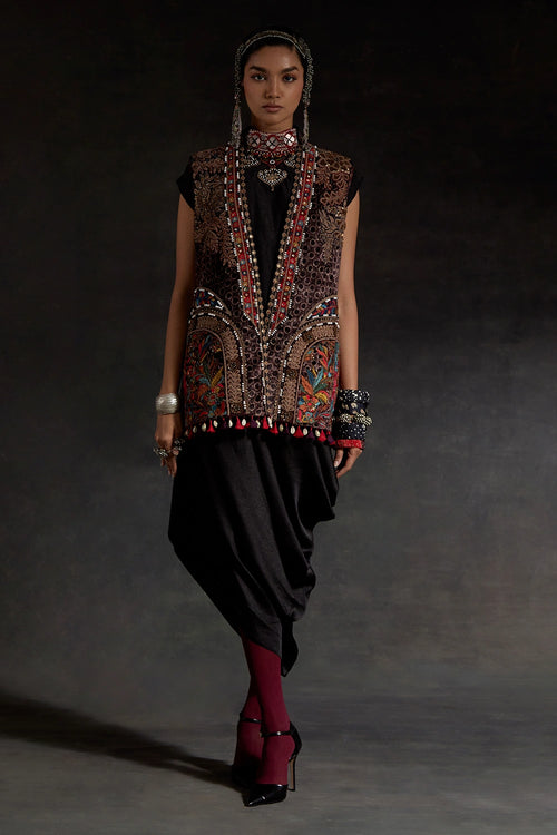 Black Akaar Ruhi Sleeveless Jacket Set