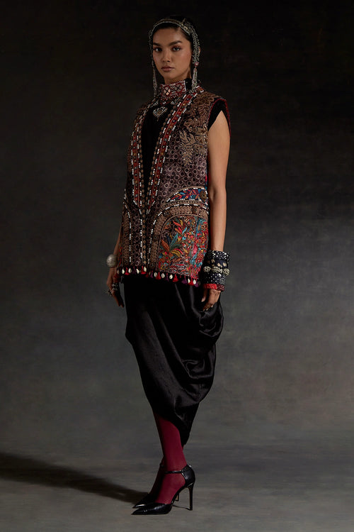Black Akaar Ruhi Sleeveless Jacket Set