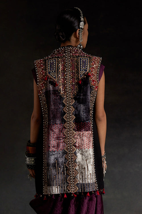 Akaar Ruhi Sleeveless Jacket