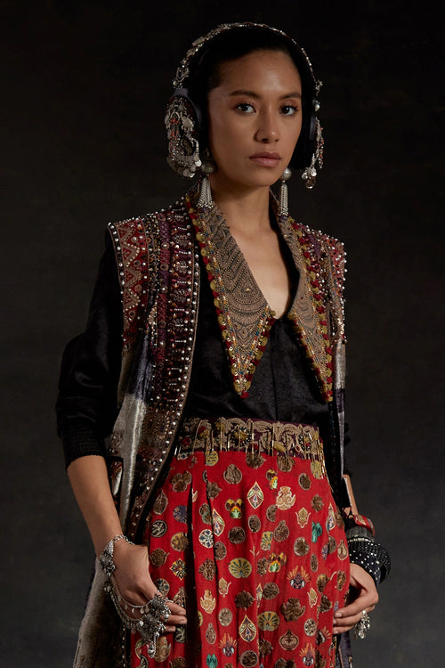 Akaar Ruhi Sleeveless Jacket Set