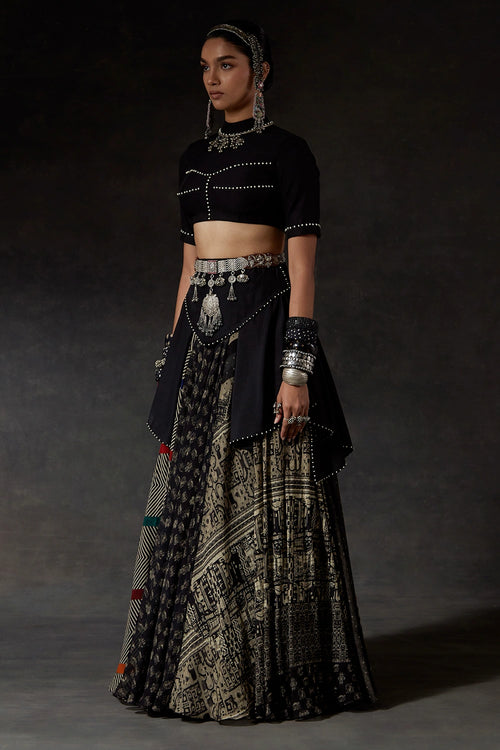 Akaar Areej Blouse Set