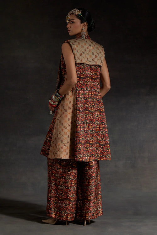Akaar Hina Trench Coat