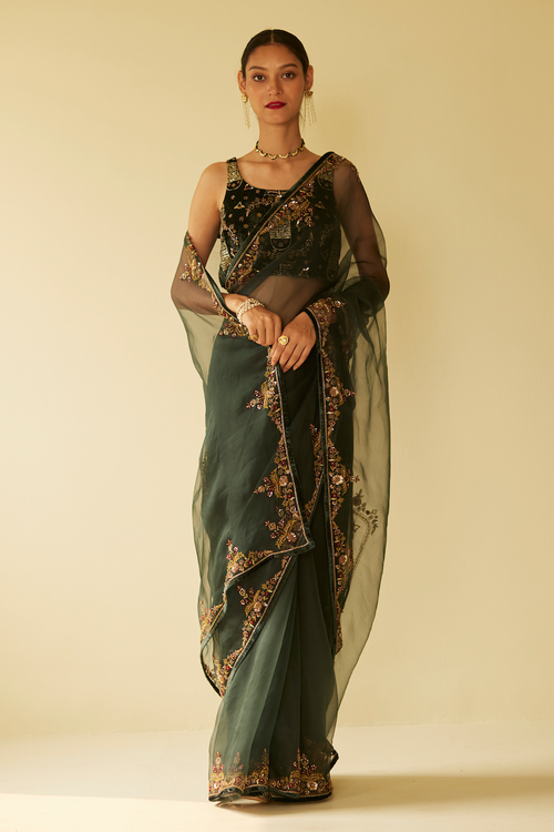 Green Dareecha Saree With Blouse